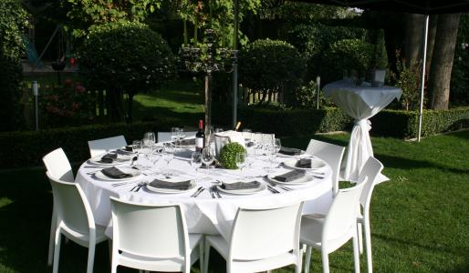 verhuur tafels en stoelen